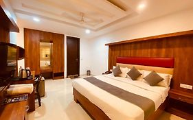Hotel Urban S R Luxury Palace Near Igi Airport